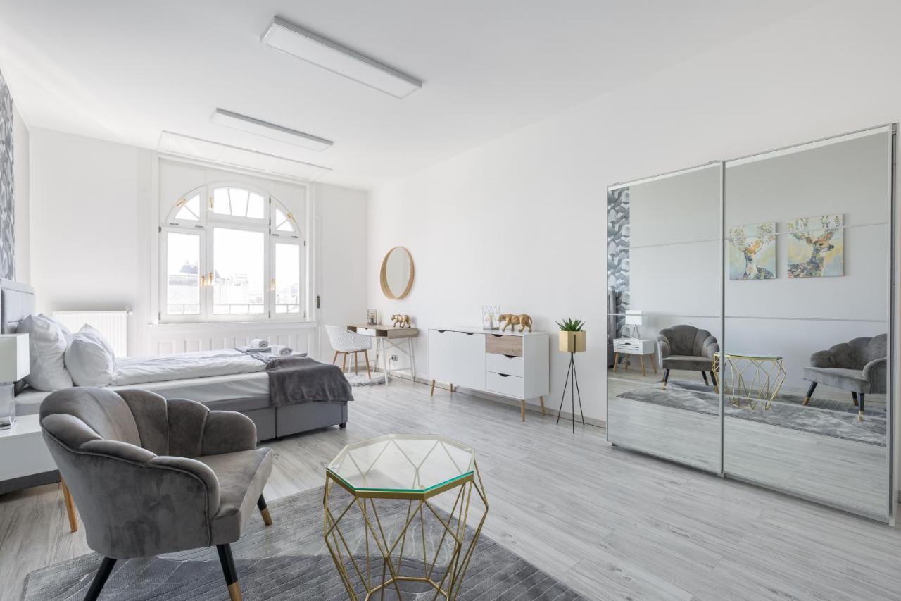 Designer Apartment On The Budapest Broadway With 2Br And Ac Екстер'єр фото
