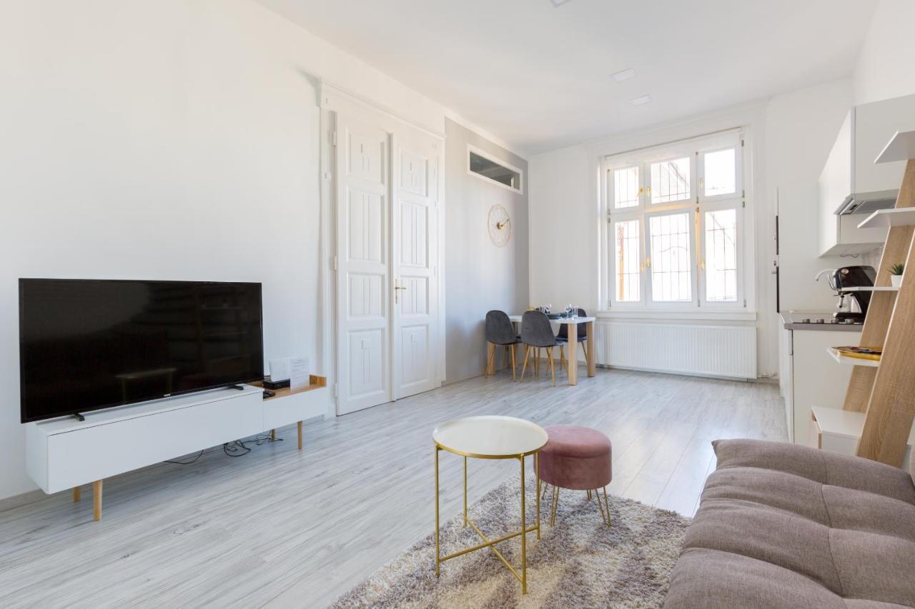 Designer Apartment On The Budapest Broadway With 2Br And Ac Екстер'єр фото